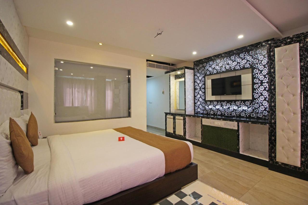 Oyo 4964 Golden Oyster Suites Dehradun Exterior foto